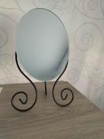 Nieuwe spiegel met statief, Enlèvement