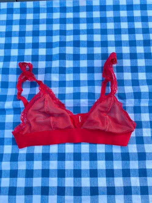 Rode transparante kanten bh, Kleding | Dames, Ondergoed en Lingerie, BH, Rood, Ophalen of Verzenden