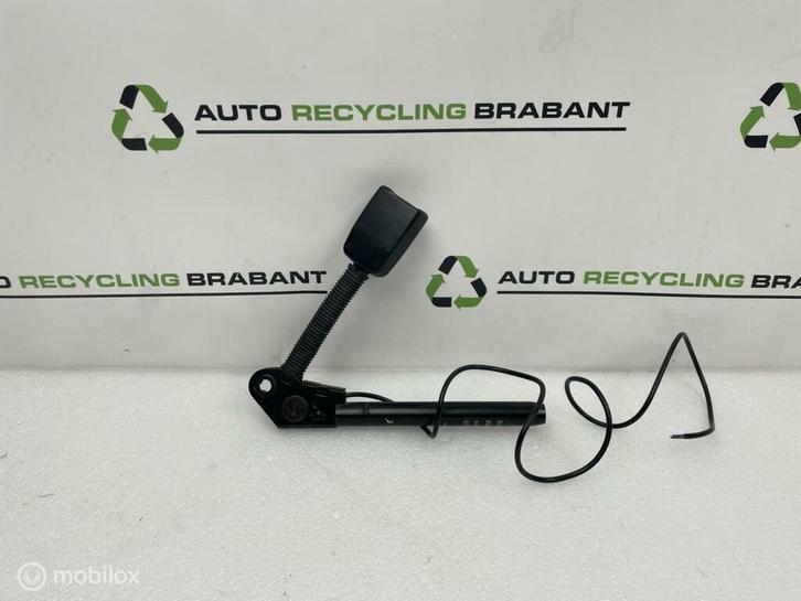 Gordelslot LINKSVOOR zwart Ford Focus I 98ABA61209BF, Auto-onderdelen, Interieur en Bekleding, Ford, Gebruikt, Ophalen of Verzenden