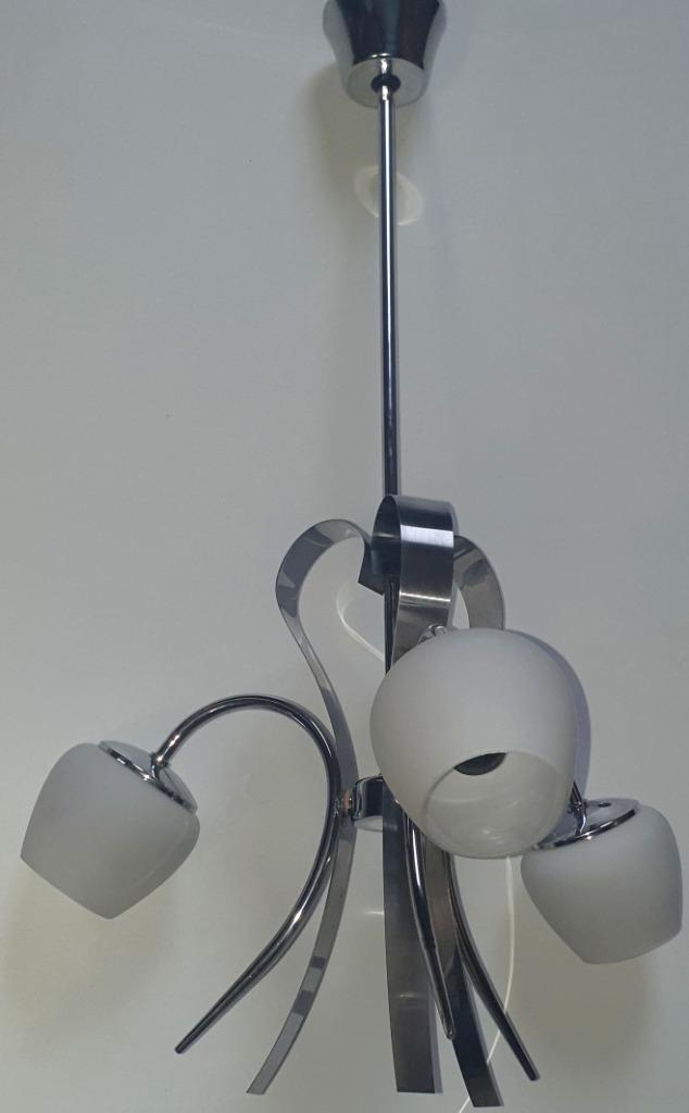 Design kroonluchter in chroom. 3 takken., Huis en Inrichting, Lampen | Hanglampen, Gebruikt, 50 tot 75 cm, Metaal, Ophalen of Verzenden
