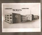 Fotoalbum Laboratoires Wolfs Antwerpen Zwijndrecht 58 foto's, Boeken, Ophalen of Verzenden, 20e eeuw of later, Zo goed als nieuw