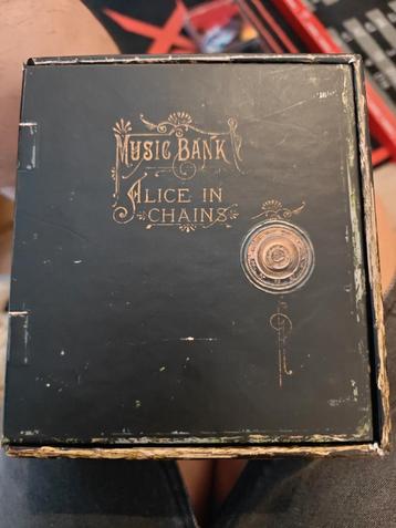 Music bank - Alice in chains box beschikbaar voor biedingen