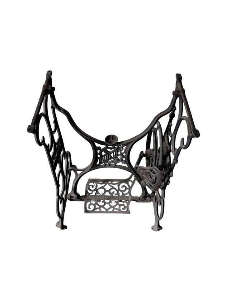 Bati ancien machine a coudre., Antiquités & Art, Antiquités | Machines à coudre, Enlèvement