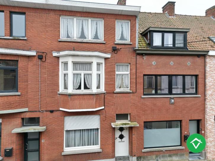 Rijwoning met 3 slaapkamers en tuin op centrale ligging te R, Immo, Maisons à vendre, Province de Flandre-Occidentale, Jusqu'à 200 m²