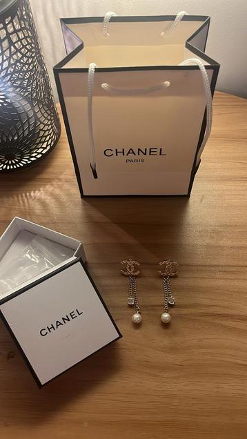 Chanel oorbellen beschikbaar voor biedingen