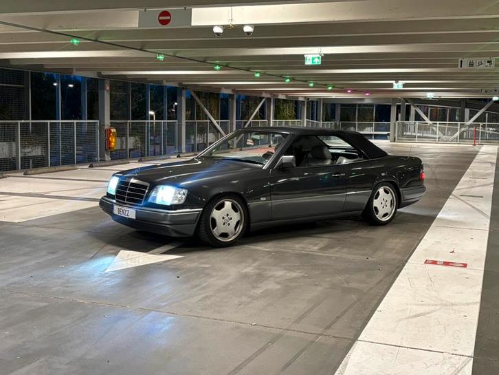 Mercedes Benz CE200, Auto's, Mercedes-Benz, Bedrijf, E-Klasse, Benzine, Euro 4, Cabriolet, 2 deurs, Automaat, Zwart, Grijs, Leder