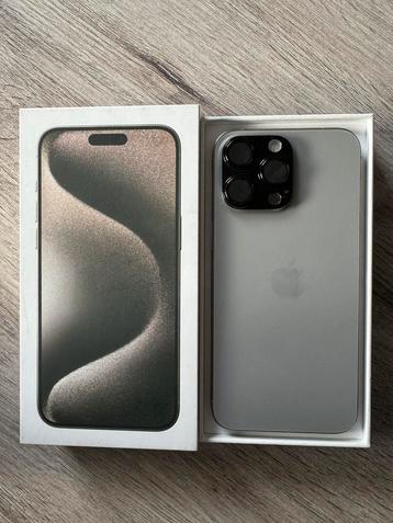 vend/échange un iPhone 15 pro max 256gb gris titanium 