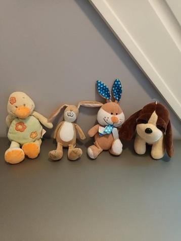 Knuffels 4 stuks samen te koop voor 10euro ophalen in wester beschikbaar voor biedingen