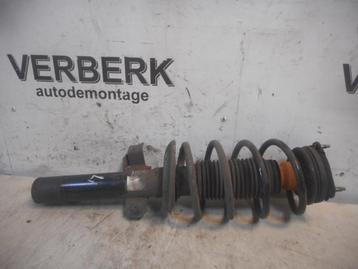 VEERPOOT LINKS VOOR Ford Mondeo III Wagon (01-2000/03-2007) beschikbaar voor biedingen