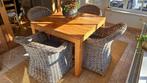 teakhouten eettafel en 4 rotan stoelen en sisal mat, Huis en Inrichting, Ophalen, Zo goed als nieuw