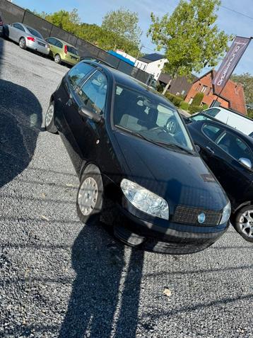 Carpas homologuée Fiat Punto 13i 79 000 dkm, Autos, Achat, Particulier, Punto, ABS