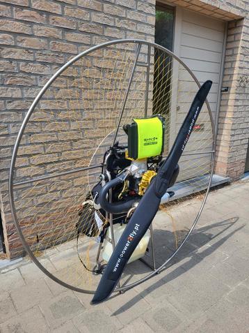 power 2 fly sky 150 xl paramotor, Sport en Fitness, Zweefvliegen en Paragliding, Ophalen of Verzenden, Gebruikt, Paramotor