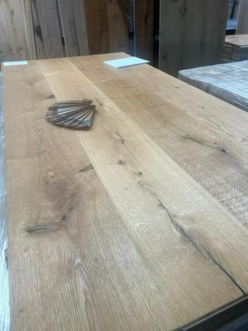 EIKEN XXL VLOER EXTRA BREED, GEBORSTELD & GEOLIED! beschikbaar voor biedingen
