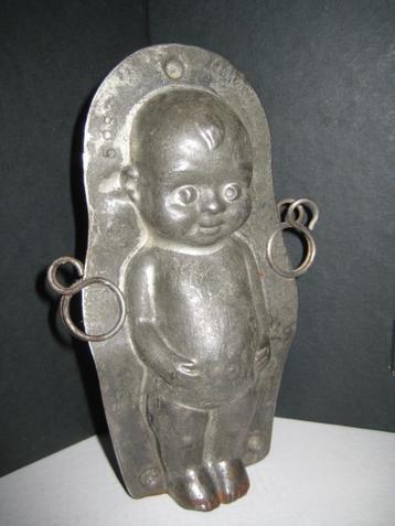 ANTIEKE CHOCOLADEVORM KINDJE beschikbaar voor biedingen