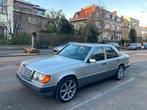 W124 mercedes 300E 24v, Auto's, Achterwielaandrijving, Zwart, Leder, 5 deurs