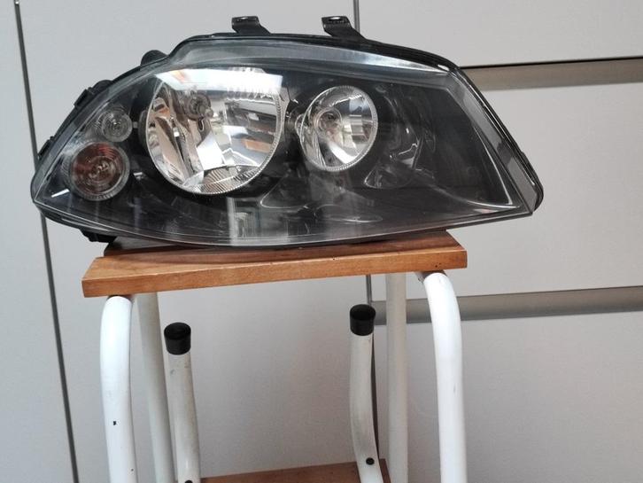 Seat Ibiza/ Cordoba (6L) rechtse koplamp (2002-2009), Auto-onderdelen, Verlichting, Seat, Gebruikt, Ophalen of Verzenden