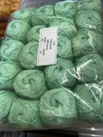 20 bollen pastel groen, Ophalen of Verzenden, Nieuw, Wol of Garen