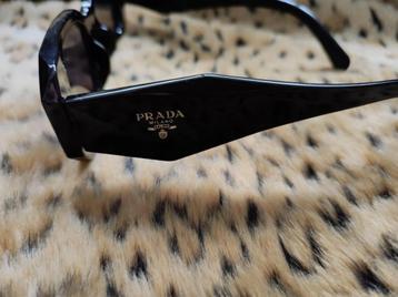 Prada zonnebril – luxe designer accessoire beschikbaar voor biedingen