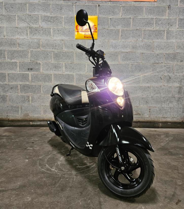 Sym Mio 50cc klasse B 4 takt 2009 9.482 km - 100% origineel!, Fietsen en Brommers, Scooters | SYM, Gebruikt, Mio, Klasse B (45 km/u)