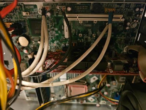 Compaq moederbord met Intel 4 core CPU incl case enz., Computers en Software, Moederborden, Zo goed als nieuw, Intel, DDR3, Ophalen of Verzenden