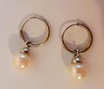 Te koop: Mooie paar zilver oorbellen met parel., Ophalen, Hangers, Zo goed als nieuw, Zilver
