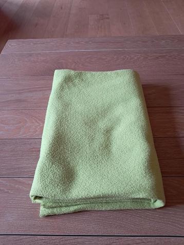 Licht limoengroene plaid beschikbaar voor biedingen