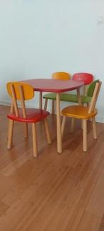 set van tafel, 2 stoelen en kinderbankje merk Geuther, Kinderen en Baby's, Kinderkamer | Tafels en Stoelen, Ophalen, Gebruikt
