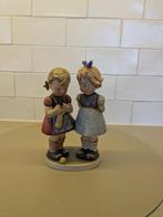 Hummel beeldje "Surprise" (Goebel) 19 cm, Antiek en Kunst, Ophalen of Verzenden