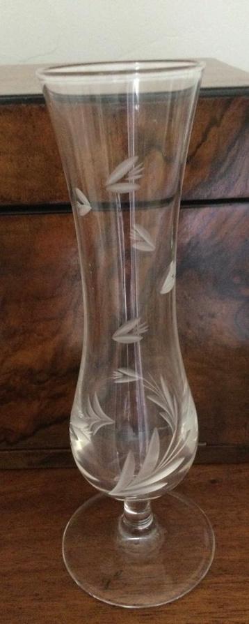 Wit Kristallen Soliflora Vaasje beschikbaar voor biedingen