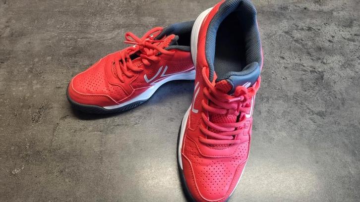 4 paar schoenen maat 40 / 41                samen voor AMPER, Sport en Fitness, Loopsport en Atletiek, Zo goed als nieuw, Ophalen