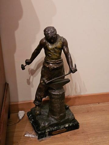 Sculptuur „BLACKSMITH” van O. Ruffony - Brons op marmeren so beschikbaar voor biedingen