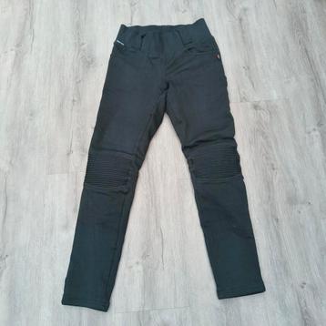 Dames motorlegging beschikbaar voor biedingen