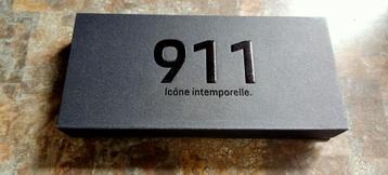 Porsche pins in doosje beschikbaar voor biedingen