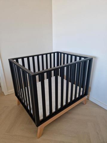 Park / box  voor baby's  (zwart)  beschikbaar voor biedingen