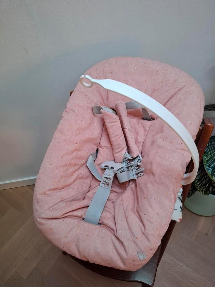 Stokke Tripp Trapp Newborn set - coral confetti, Kinderen en Baby's, Wipstoeltjes, Gebruikt, Ophalen