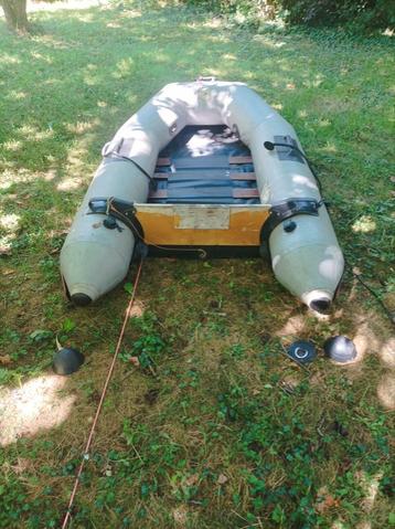 Cano gonflable narwhal, enlèvement à sivry ou à LLN beschikbaar voor biedingen