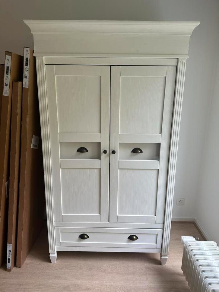Massief houten kleerkast, tweedehands – €200., Kinderen en Baby's, Kinderkamer | Commodes en Kasten, Zo goed als nieuw, Kast, Ophalen