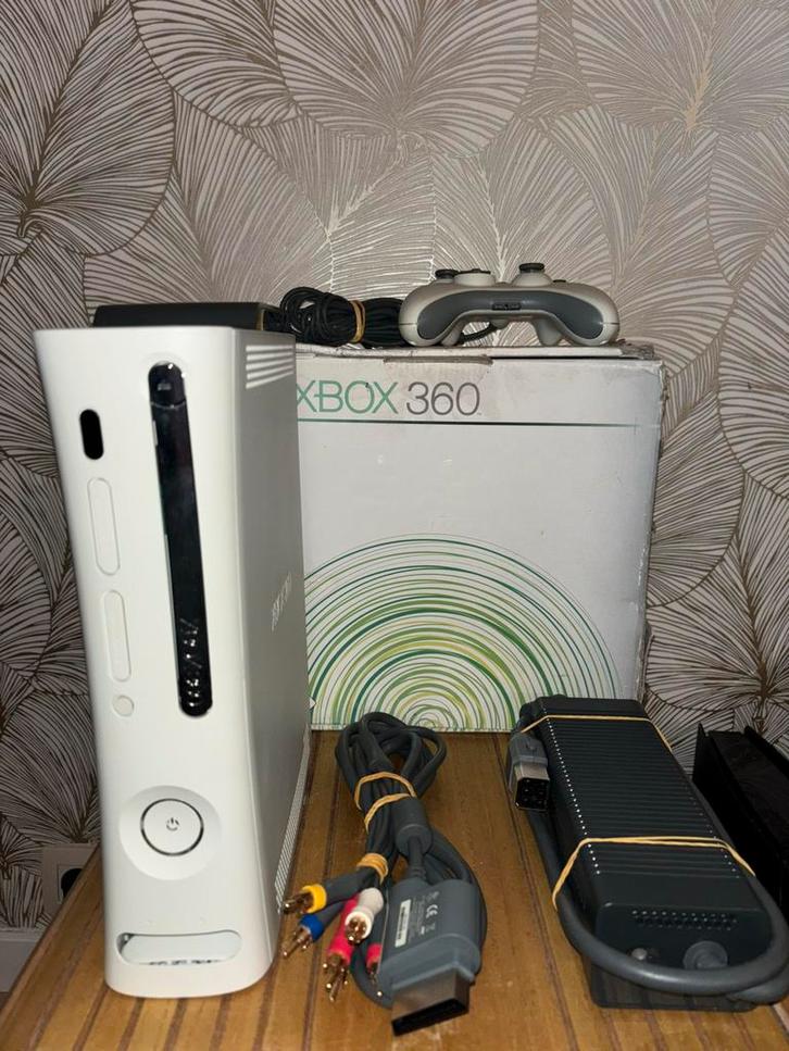 Xbox 360 Fat – Première génération, Games en Spelcomputers, Spelcomputers | Xbox 360, Gebruikt, 60 GB, Met 1 controller, Ophalen