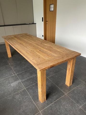 Teak houten tafel 220cm beschikbaar voor biedingen