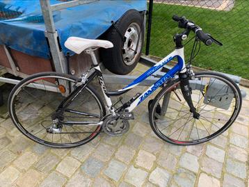 Dames fitnessfiets  beschikbaar voor biedingen