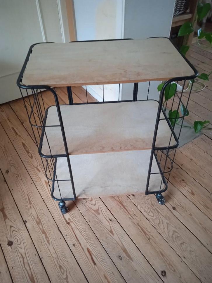 petit meuble métal/bois sur roulettes, Maison & Meubles, Accessoires pour la Maison | Étagères, Utilisé, Enlèvement