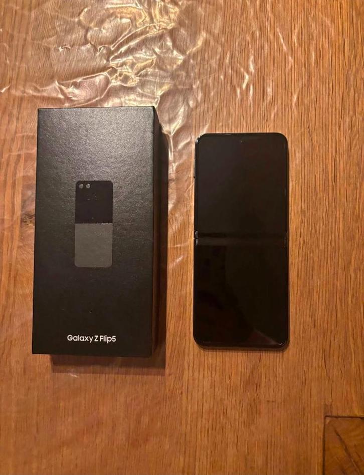 Samsung Z Flip 5, Télécoms, Téléphonie mobile | Samsung, Utilisé, Galaxy Z Flip, 256 GB, Sans abonnement, Sans simlock, Écran tactile