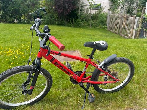 Vélo enfant B’Twin Racing Boy 320 – Bon état, Fietsen en Brommers, Fietsen | Kinderfietsjes, Gebruikt, Ophalen