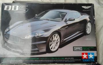 Tamiya Aston Martin DBS + Detail Up Hobby Design beschikbaar voor biedingen