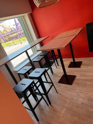 bar tafels en krukken  beschikbaar voor biedingen