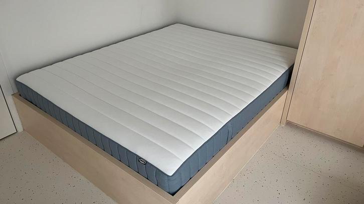 Matelas 160x200 VALEVAG IKEA, Huis en Inrichting, Slaapkamer | Matrassen en Bedbodems, Zo goed als nieuw, Matras, 140 cm, 200 cm