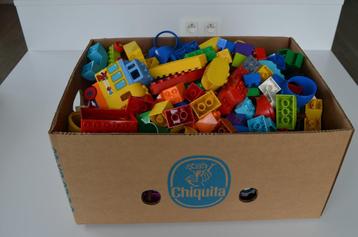 Lego - Duplo volle bananen doos blokken en toebehoren. beschikbaar voor biedingen