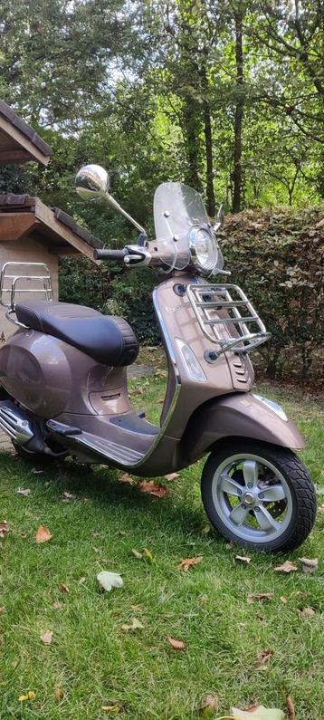 Vespa Primavera 50cc met onderhoud beschikbaar voor biedingen