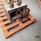 Antieke waterpomp, Ophalen