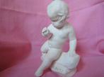 Schattig beeldje van een zittende peuter, Antiek en Kunst, Ophalen of Verzenden